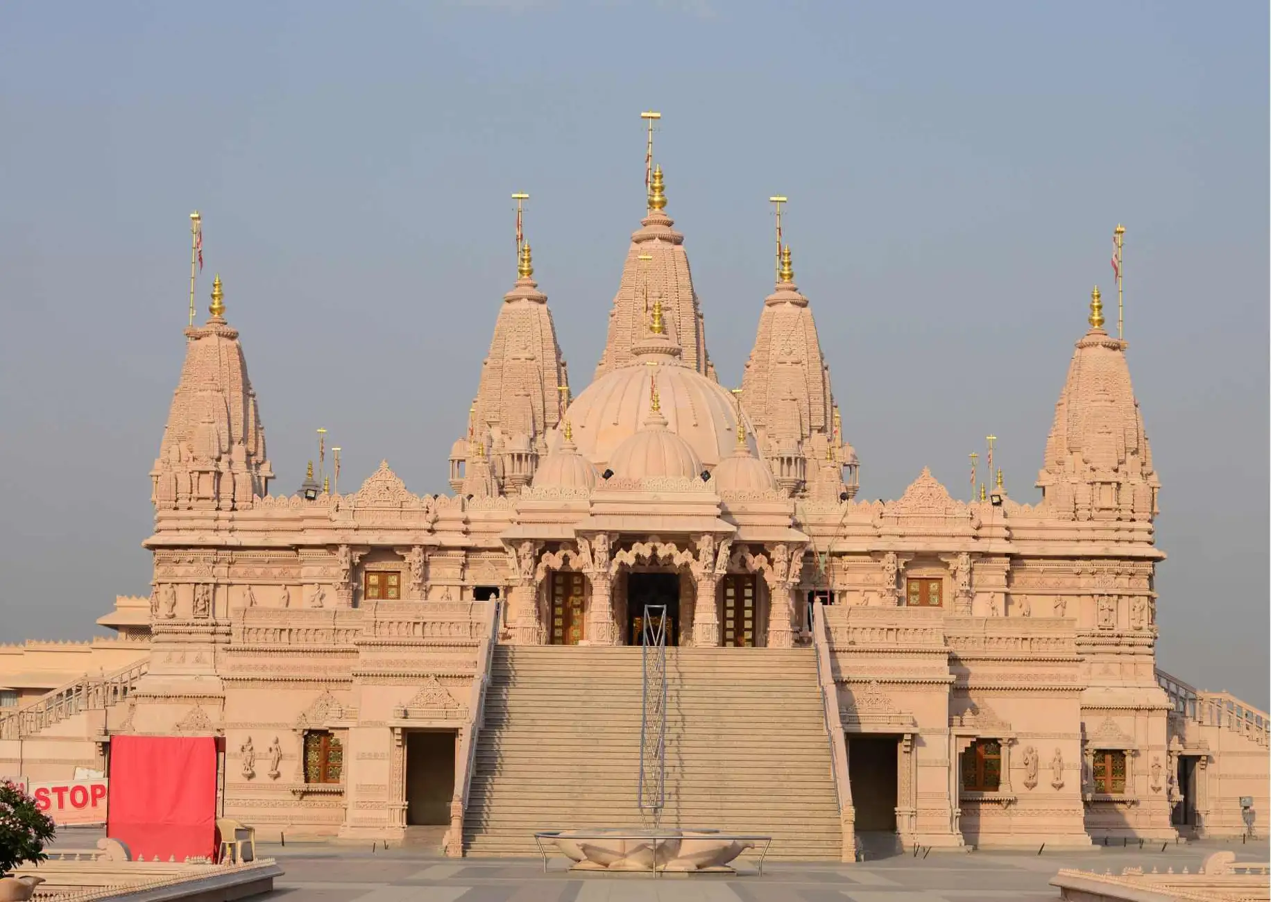 Explore the Best of Ahmedabad by Car (Guided Full Day Tour)